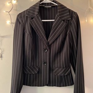 NWT buyerwear Blazer/Skirt set | Black and Ivory | Size 7